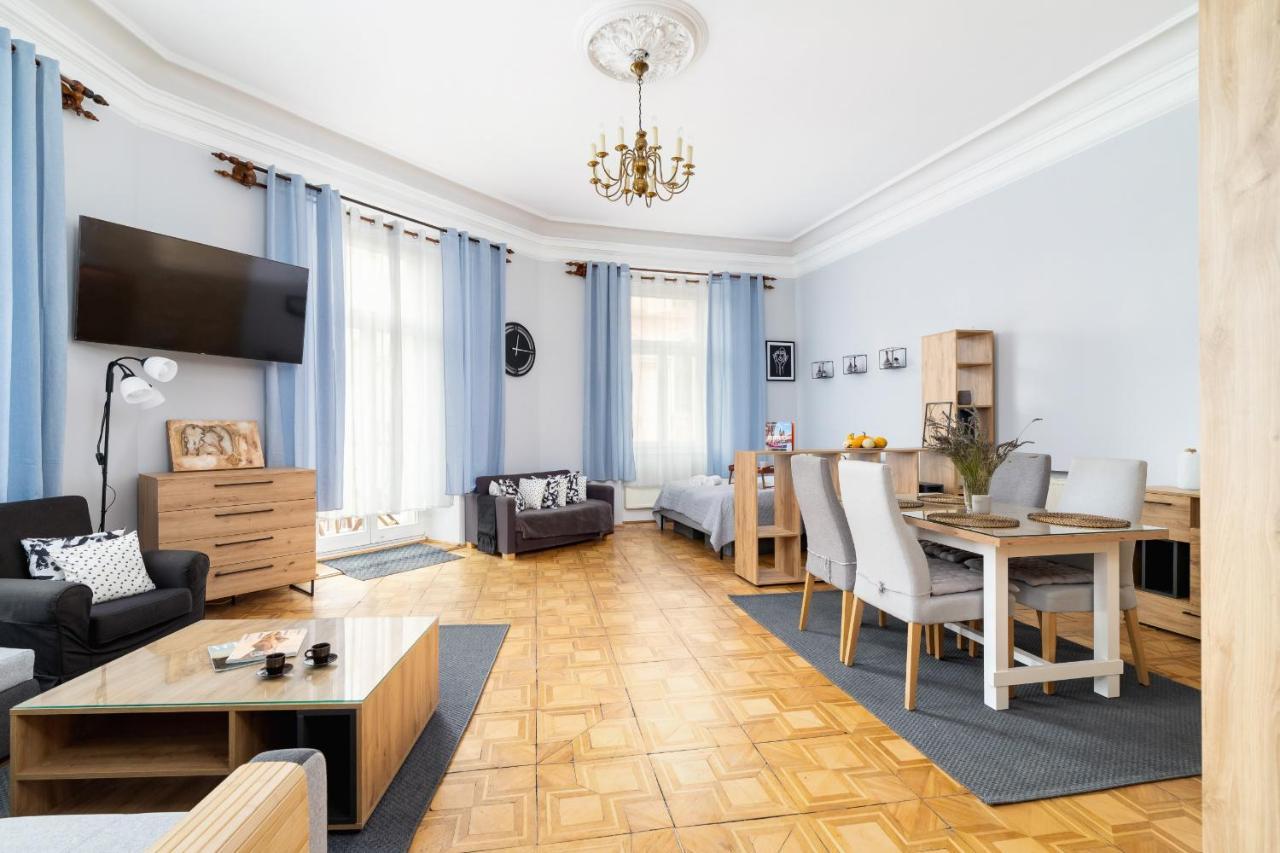 Podwale Apartment Uj Downtown Cracow By Noclegi Renters Kraków Exteriör bild