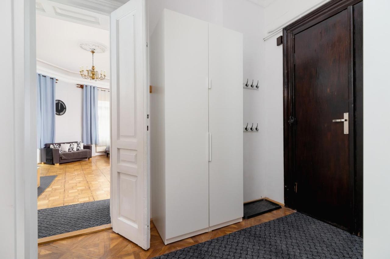 Podwale Apartment Uj Downtown Cracow By Noclegi Renters Kraków Exteriör bild